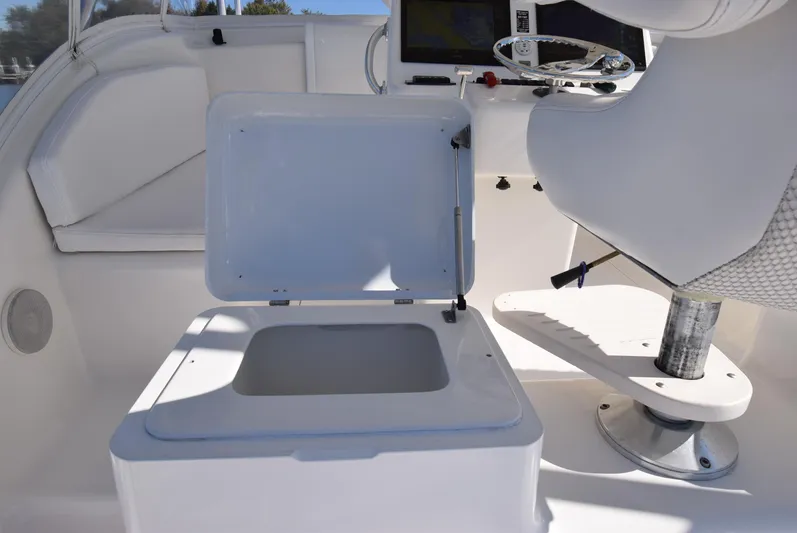 Kemosabe Yacht Photos Pics 