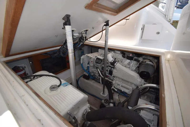 Kemosabe Yacht Photos Pics 