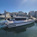 2021 Axopar 28 Cabin Wetbar