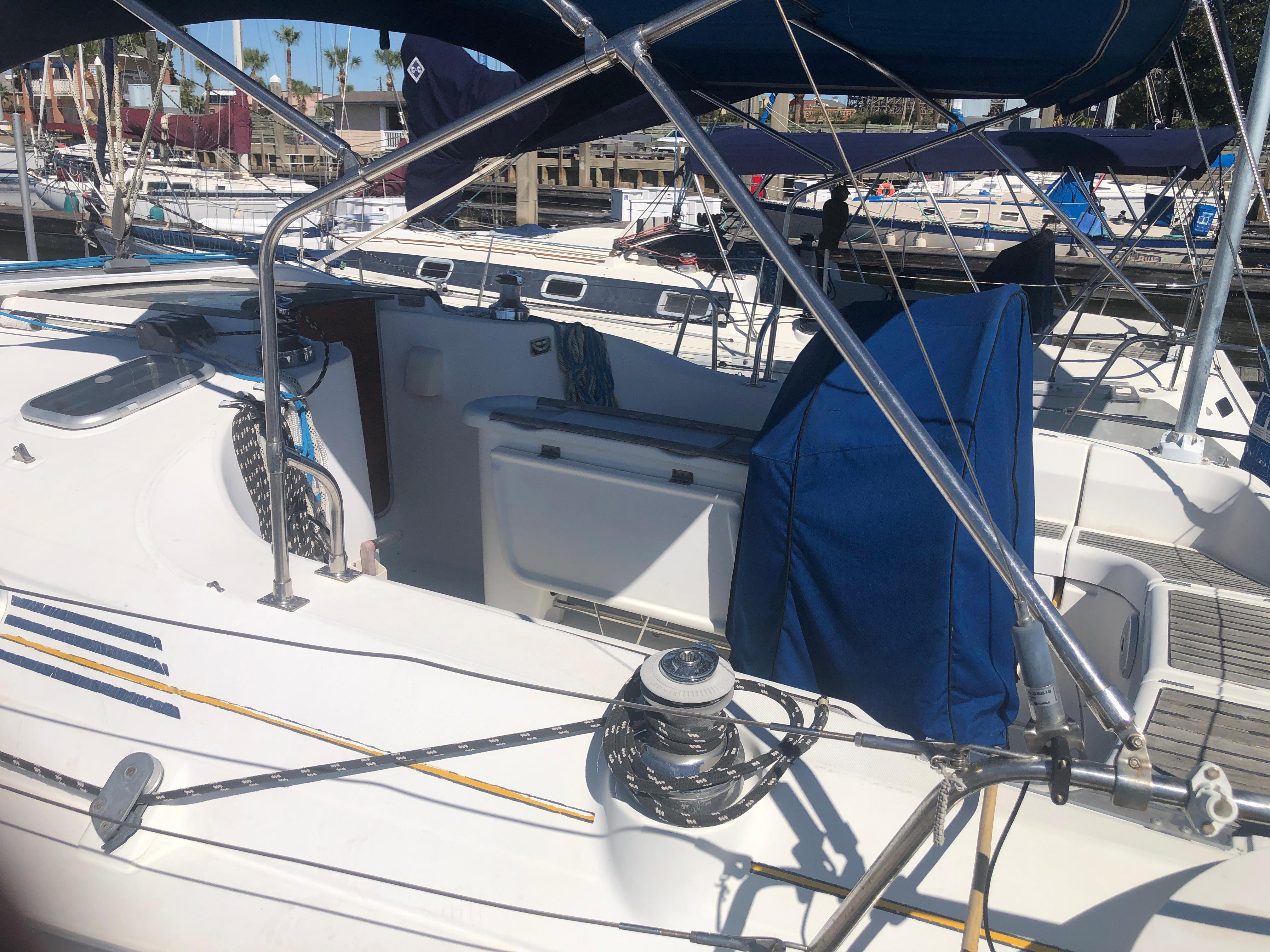 sailboatdata beneteau 381