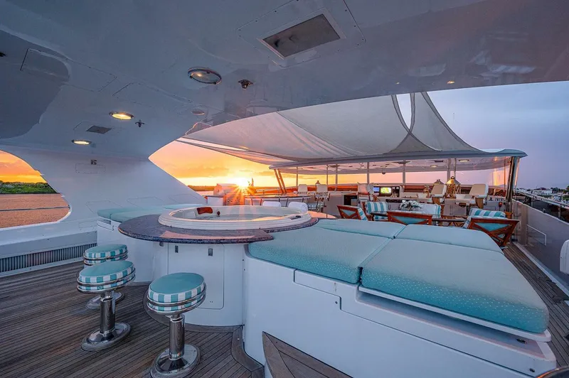 La Sirena Yacht Photos Pics 