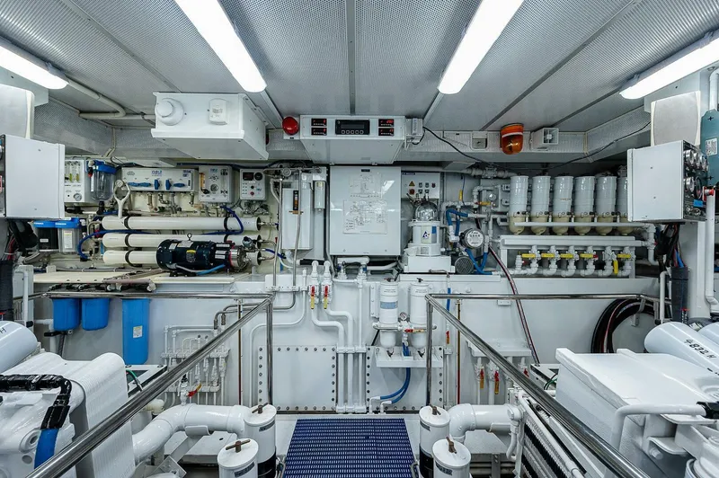 La Sirena Yacht Photos Pics 