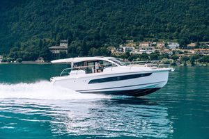 2023 Sealine C335