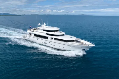 2013 Johnson 108 Skylounge
