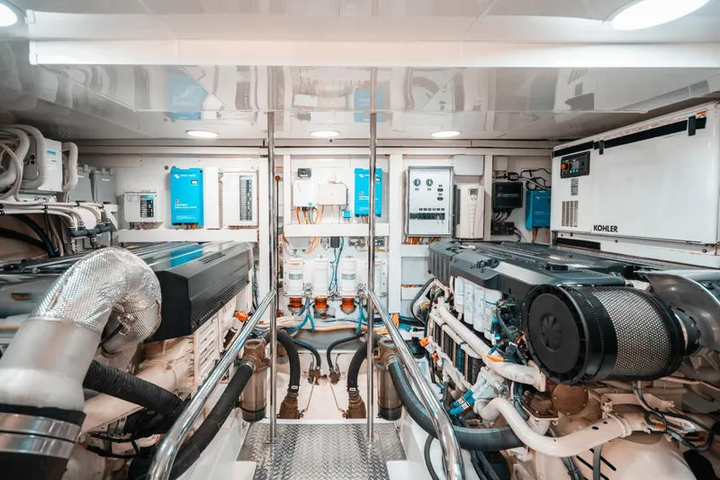 The Three B's Yacht Photos Pics 