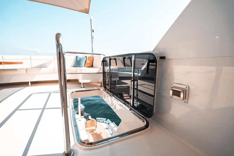 The Three B's Yacht Photos Pics 