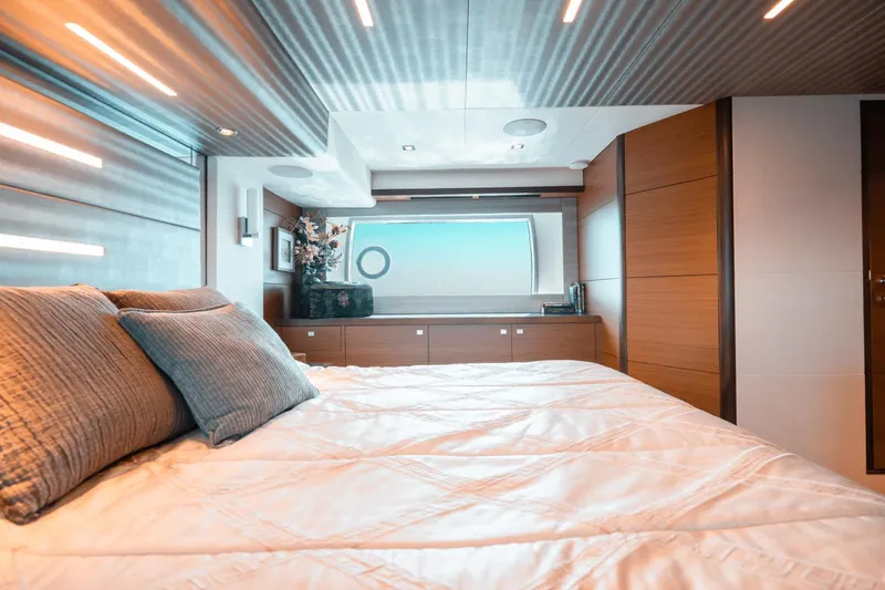 The Three B's Yacht Photos Pics 