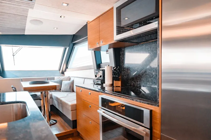 The Three B's Yacht Photos Pics 