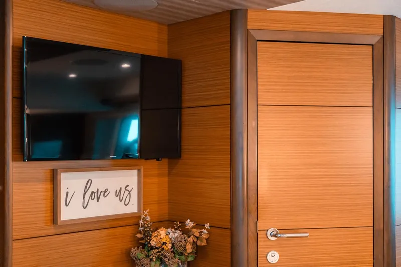 The Three B's Yacht Photos Pics 