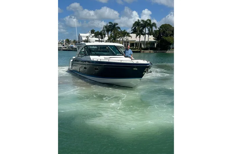  Yacht Photos Pics 2023 Formula 430 All Sport Crossover on calm waters.