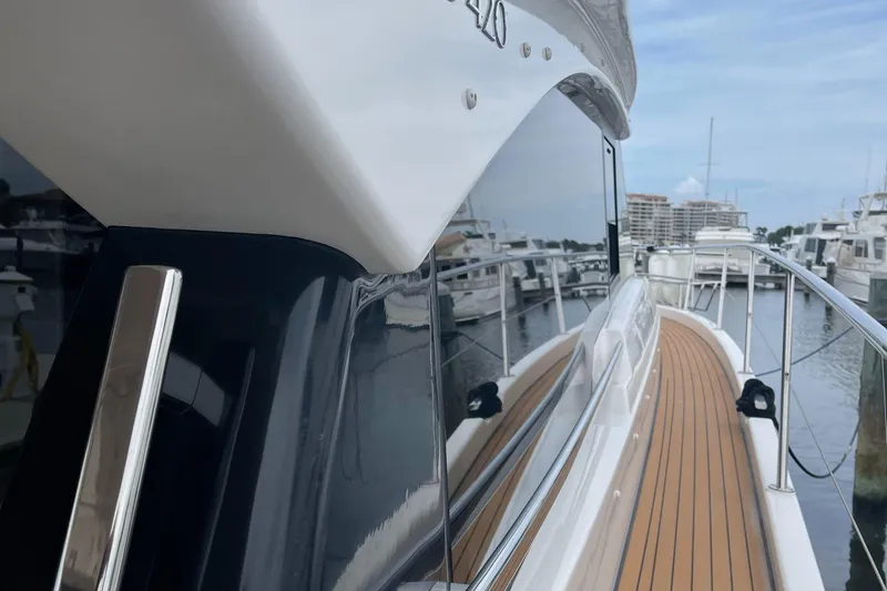 Lady Bavarkica Yacht Photos Pics 