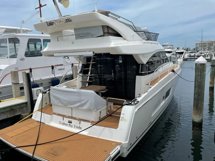 Lady Bavarkica Yacht Photos Pics 