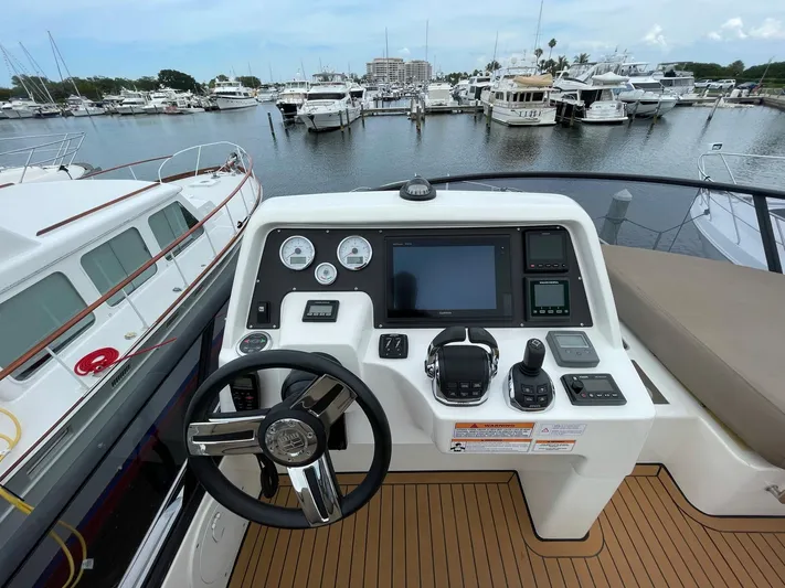 Lady Bavarkica Yacht Photos Pics 