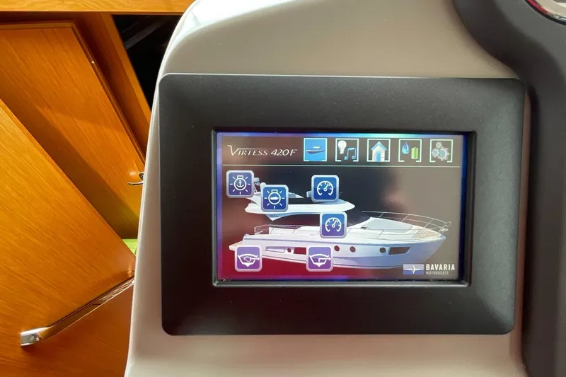 Lady Bavarkica Yacht Photos Pics 