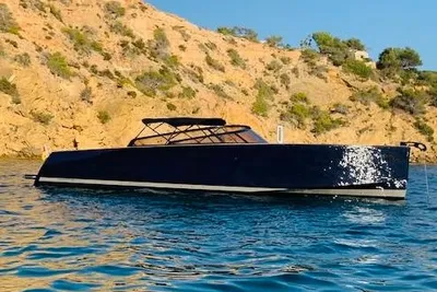 2013 VanDutch 40