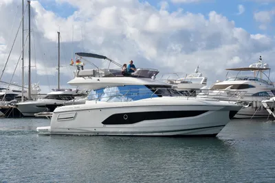 2020 Prestige 420 Flybridge