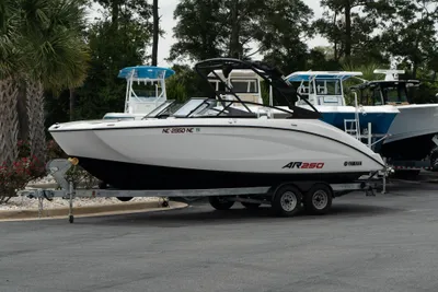 Yamaha Boats AR250