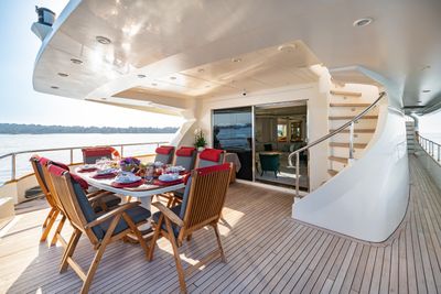 Yacht