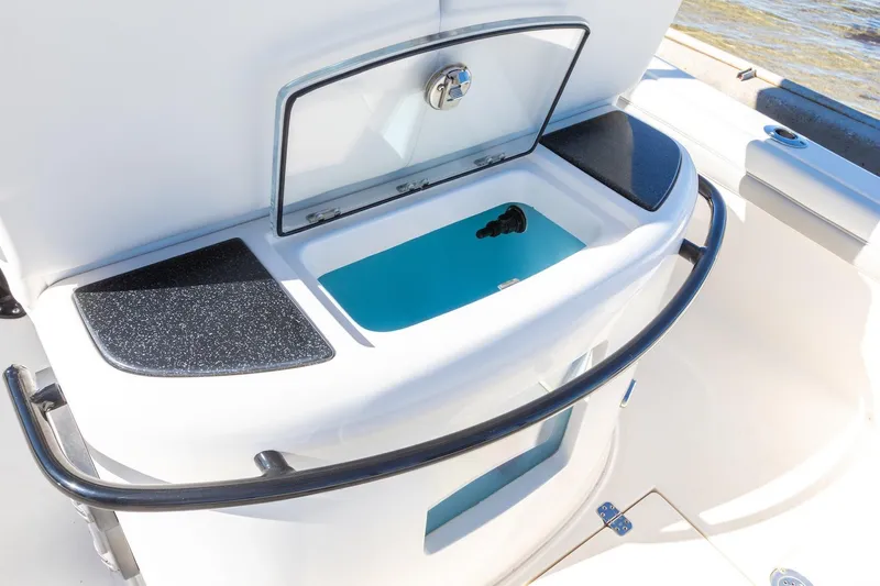  Yacht Photos Pics Livewell on 2023 ShearWater 260 SS Carolina boat, featuring sleek design and functionality.