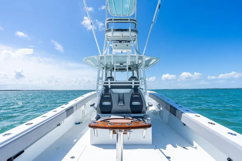  Yacht Photos Pics 2018 Freeman 37VH boat on open sea under clear blue sky.