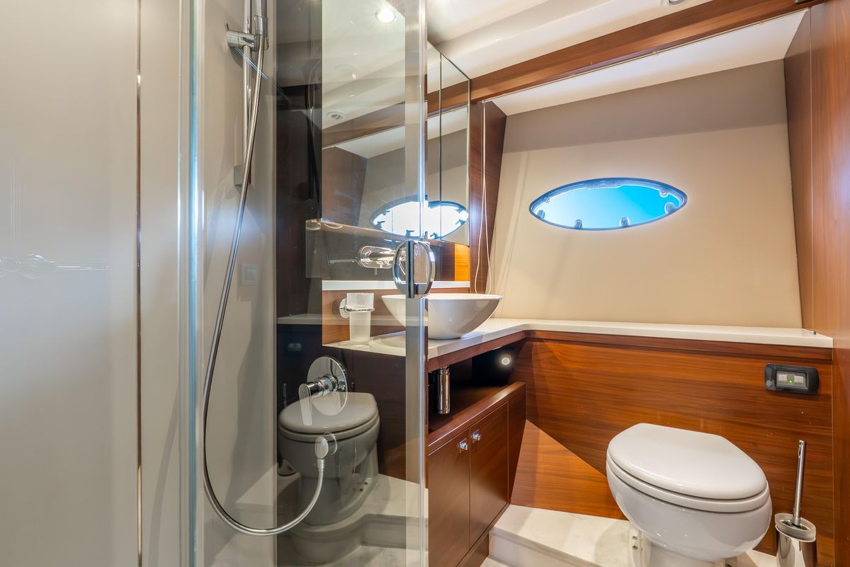 2018 Princess 68 