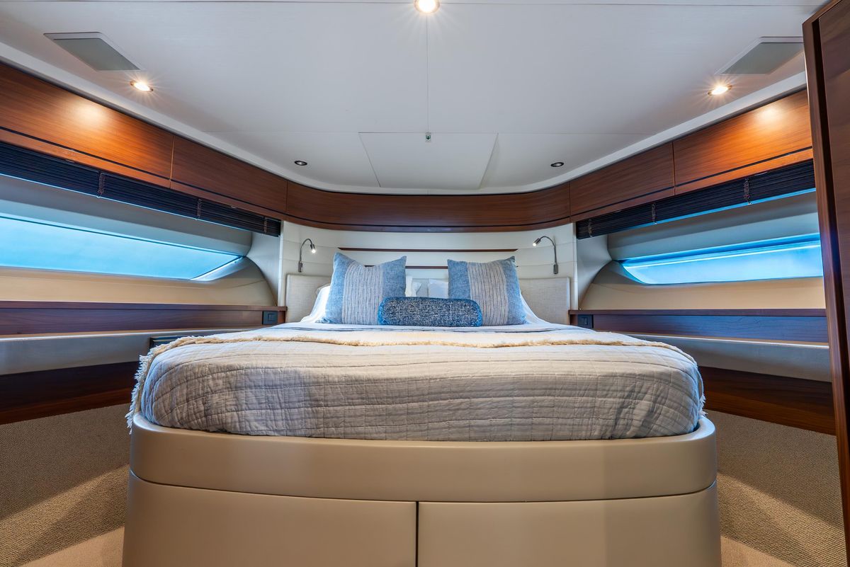 2018 Princess 68 