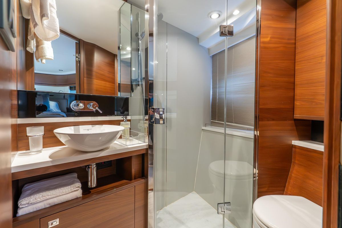 2018 Princess 68 