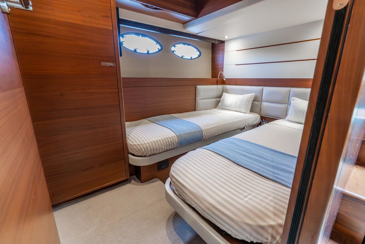 2018 Princess 68 