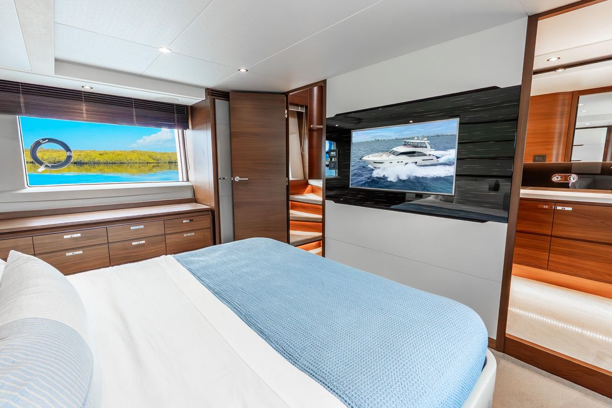 2018 Princess 68 