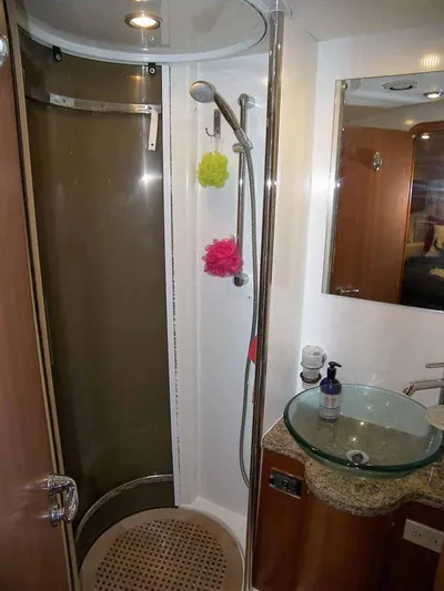 Young Girl Yacht Photos Pics Guest Shower and Washbasin