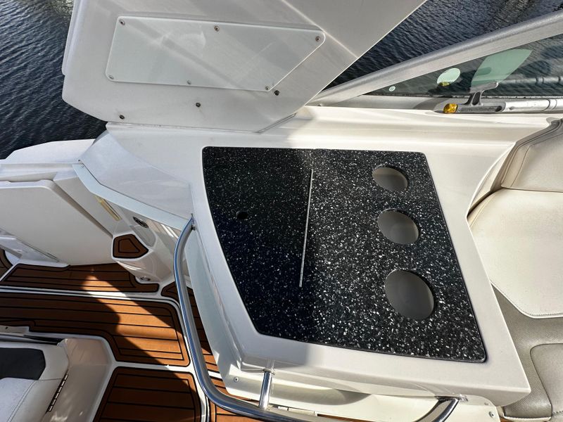 2014 Monterey 280 Sport Yacht