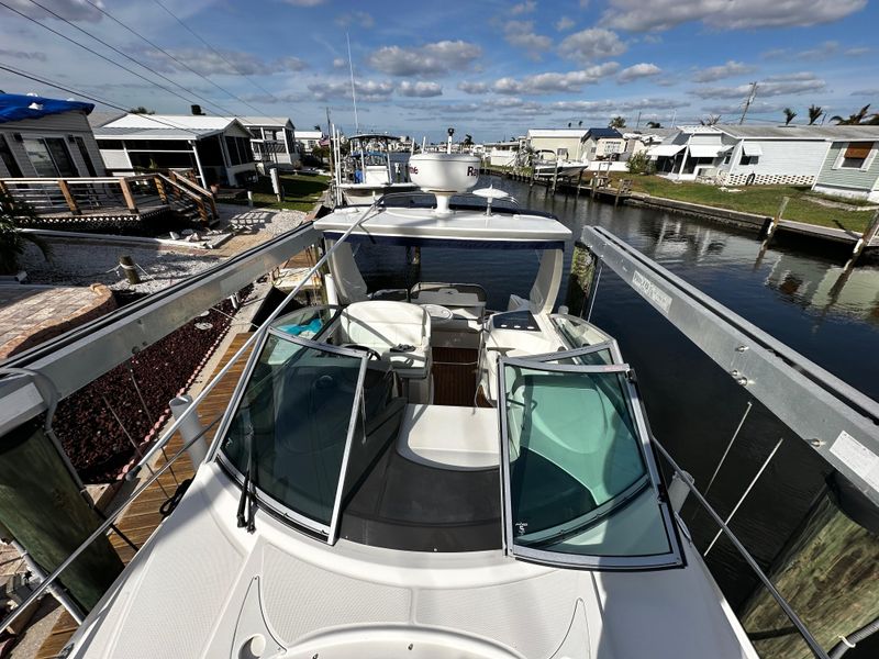 2014 Monterey 280 Sport Yacht