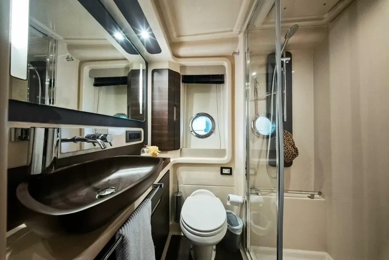 This Is Us 2 Yacht Photos Pics 2016 Azimut 50 Fly - Image 55