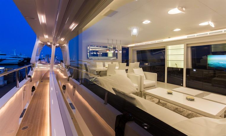 2014-92-11-benetti-delfino-93