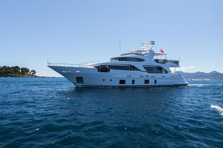 2014-92-11-benetti-delfino-93