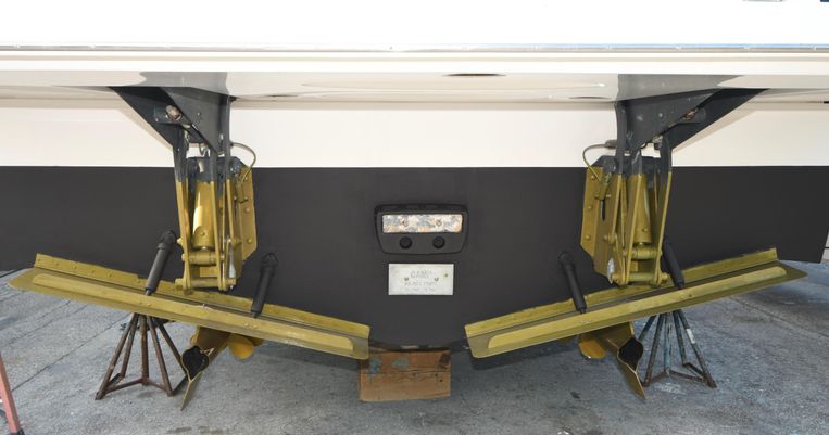 2014-48-cruisers-yachts-48-cantius
