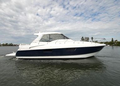 2014 48' Cruisers Yachts-48 Cantius Anna Maria, FL, US