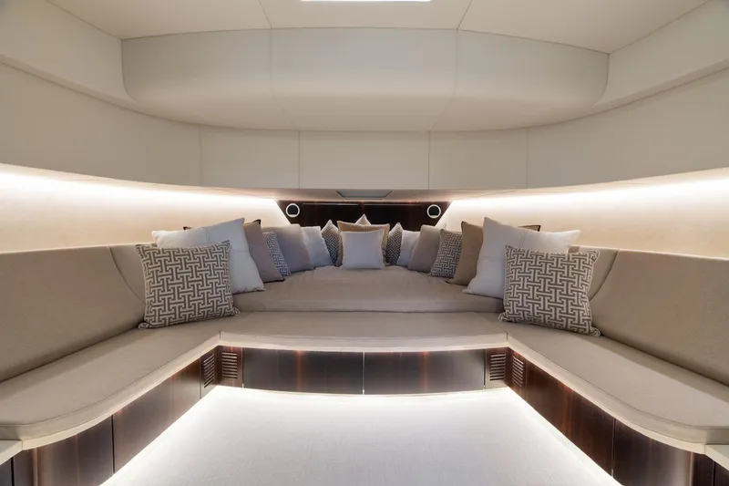 Pura Vida Yacht Photos Pics 