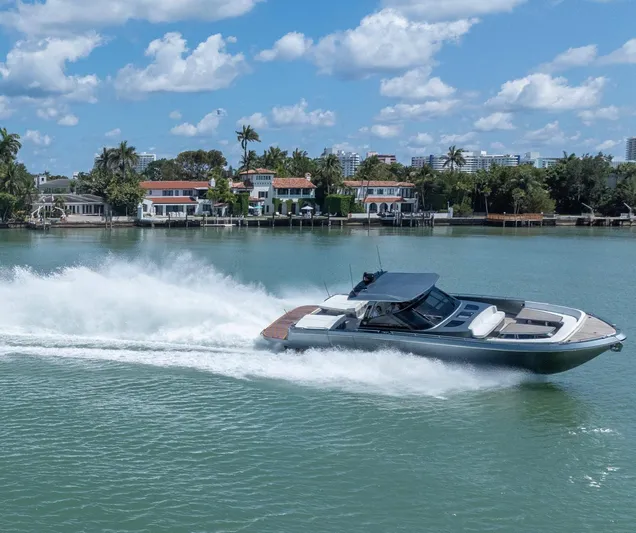 Pura Vida Yacht Photos Pics 