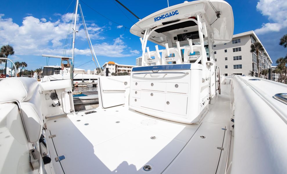 2015 Boston Whaler 350 Outrage