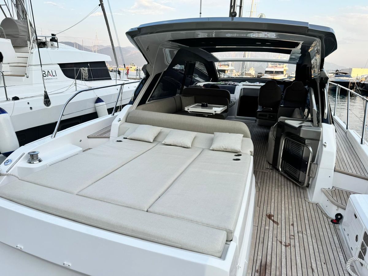 2022 Azimut 52 