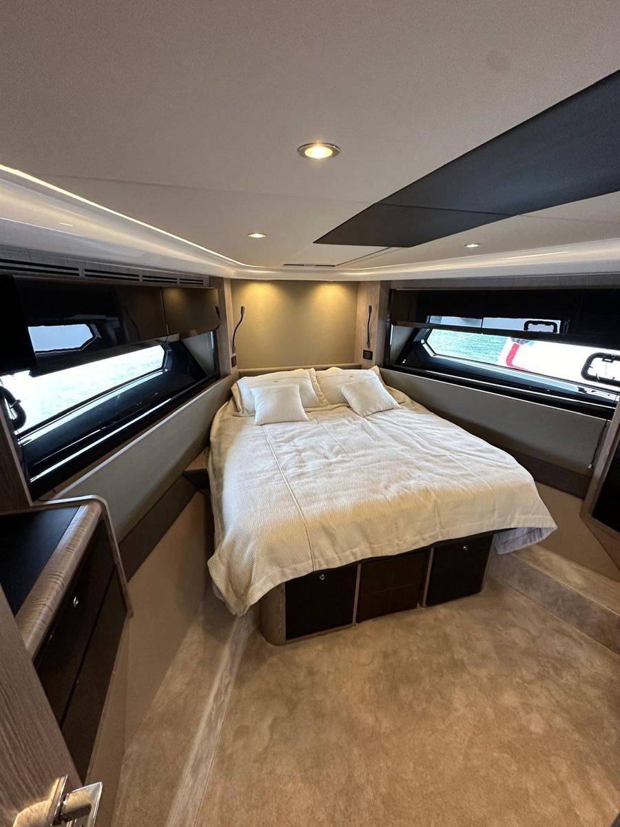 2022 Azimut 52 