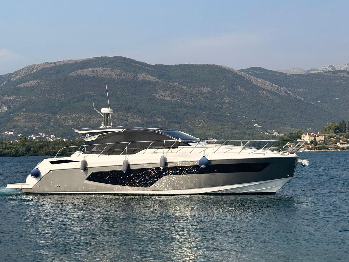 2022 Azimut 52 