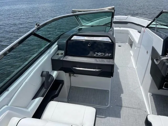 2025 Formula 290 Br Yacht Photos Pics 2025 Formula 290 Bowrider interior with sleek design and spacious seating.