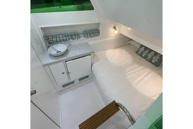  Yacht Photos Pics Manufacturer Provided Image