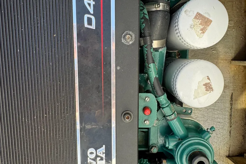  Yacht Photos Pics Volvo Penta D4 engine in 2005 Ocean Sport Roamer 30 boat.