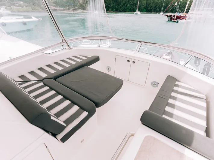 Ushaka Yacht Photos Pics 