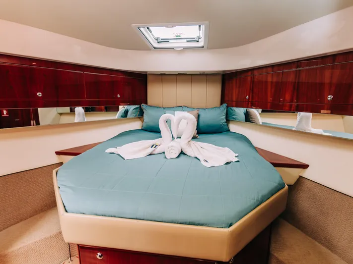 Ushaka Yacht Photos Pics 