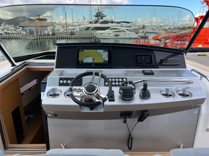 Axel Yacht Photos Pics 