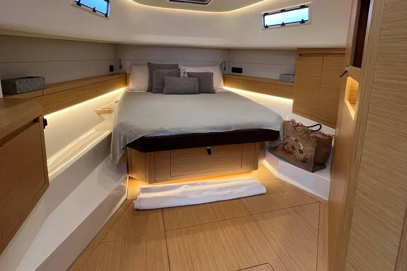 Axel Yacht Photos Pics 